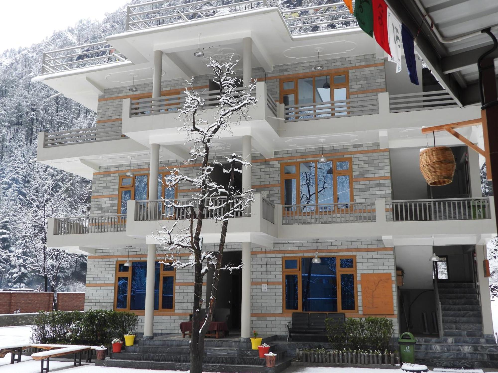The Royal Orchard Kasol Hotel Exterior photo